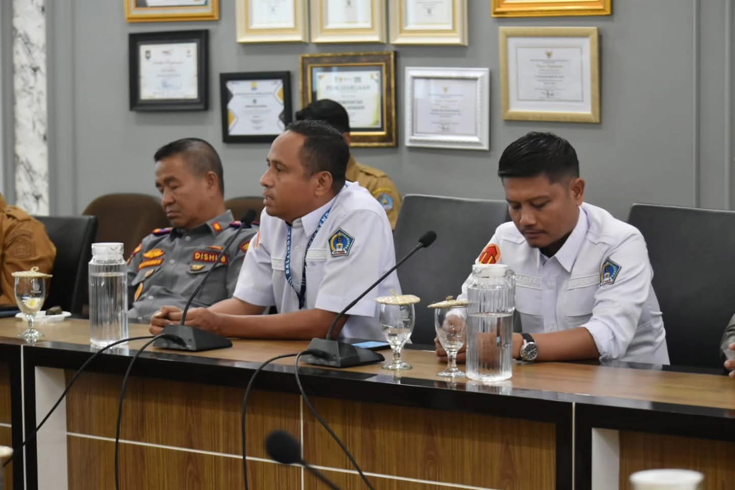 KELURAHAN WUNDUDOPI APRESIASI GERAKAN CEPAT PERUMDA KOTA KENDARI, LEWAT TANGAN DINGIN ALI RAHAMN DAN ALVIAN